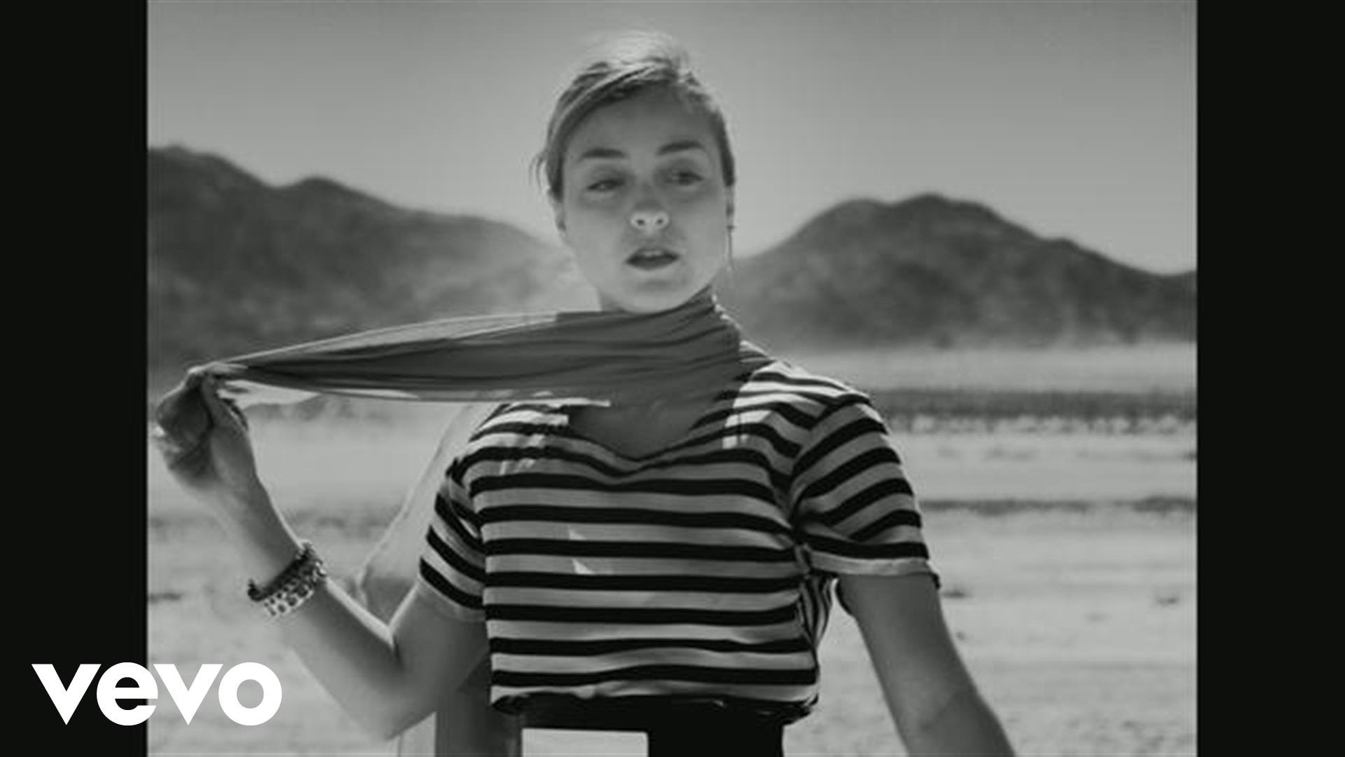 RUSSIAN RED | John Michael